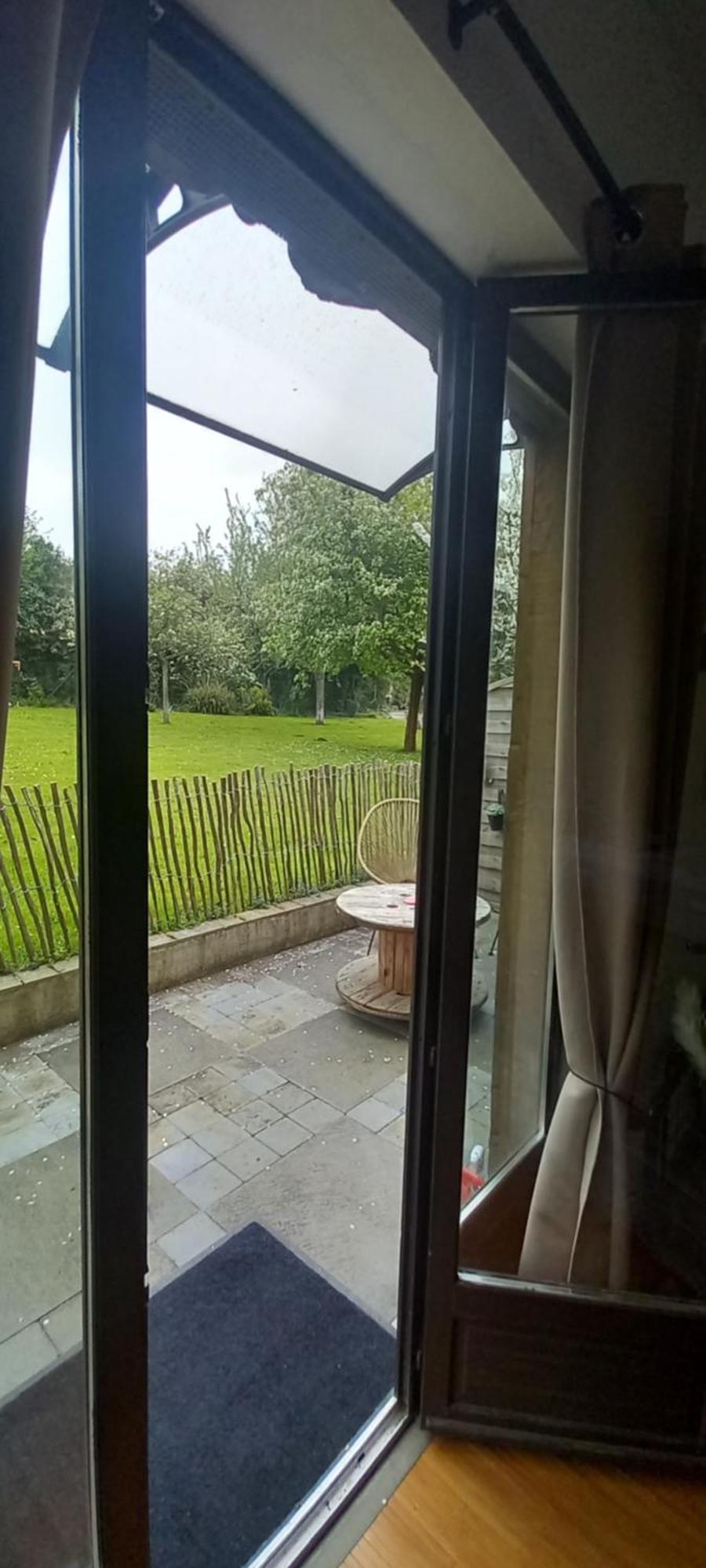 Le Gite Insolite Gonnedouille Gonneville-en-Auge Exteriör bild